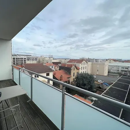 T3 90avrepublique Cosy Avec Balcon *